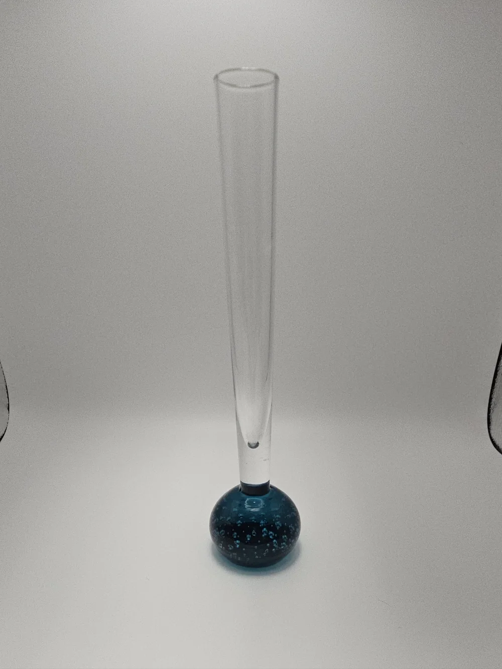 Vintage Bullicante (controlled bubble) Art Glass Bud Vase